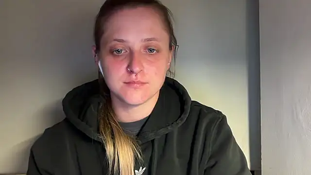 LeaWetGirl webcam