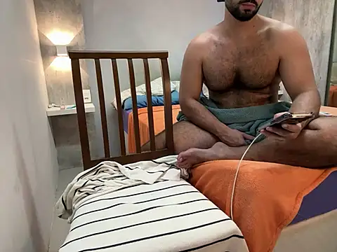 CasadoLutadorBigStuds live cam on StripChat