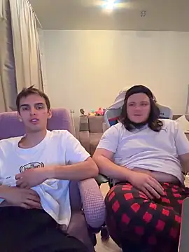 desiredude9 webcam