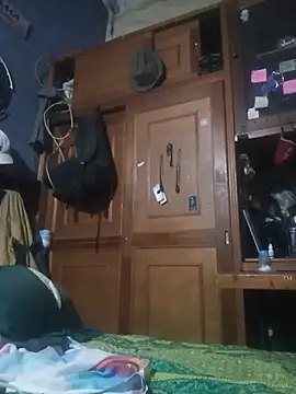 hairy_mannn webcam