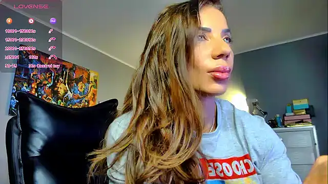 Alesyamuscledoll@xh webcam