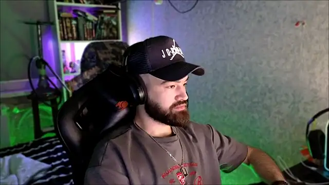 _Serious_Man webcam