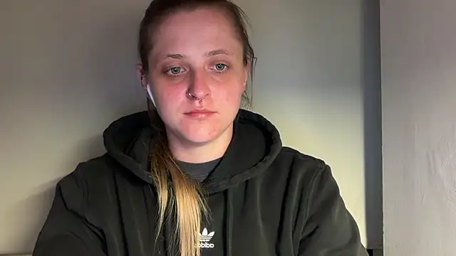 LeaWetGirl webcam