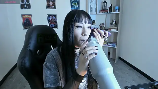 Ravenelle_ webcam