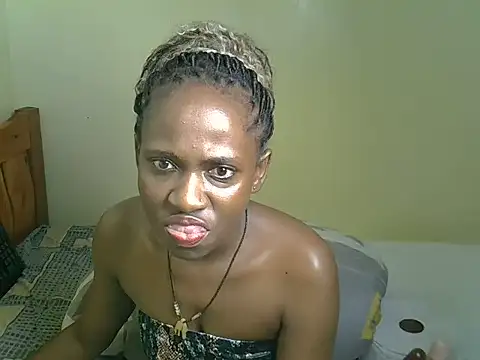 Pearl_petite webcam