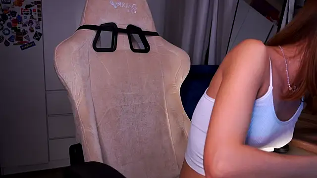 Liuba_Fox webcam