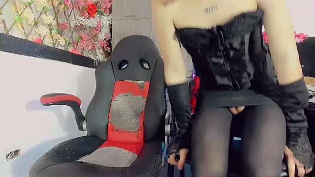 Thiara_veky_ webcam
