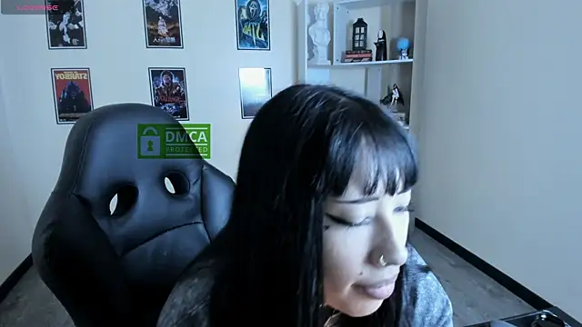 Ravenelle_ webcam