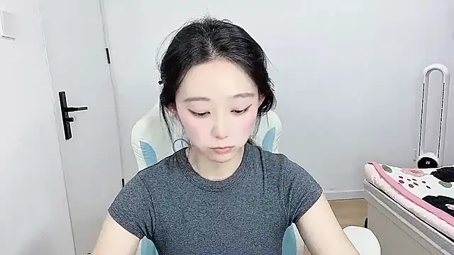 -qingqing (F young) - 完成任务国王控制+小粉塞入五分钟（不漏点）