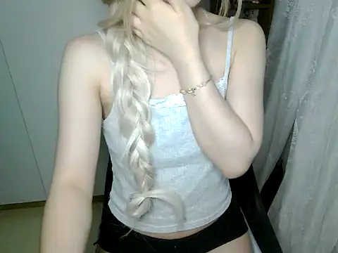 _hihihahaa_ live cam on StripChat
