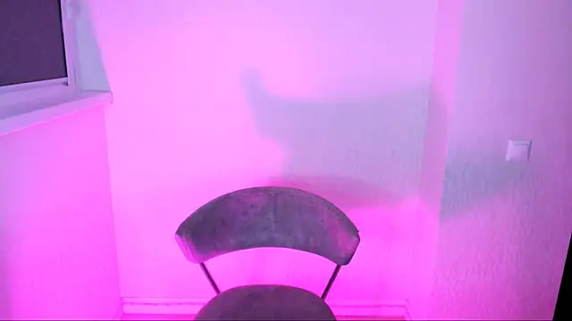 EmiliEliott webcam