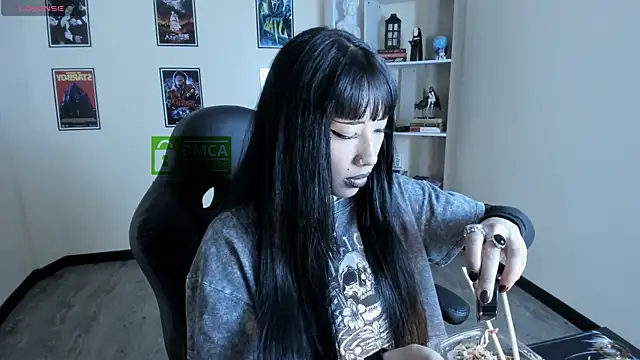 Ravenelle_ webcam