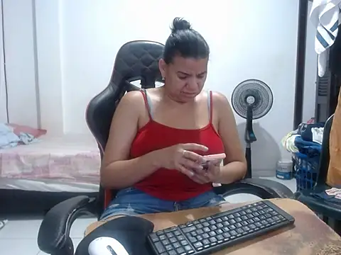 Adriana_0312 webcam