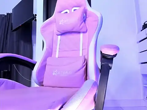 cristina697 webcam