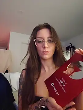 LilyOrion webcam