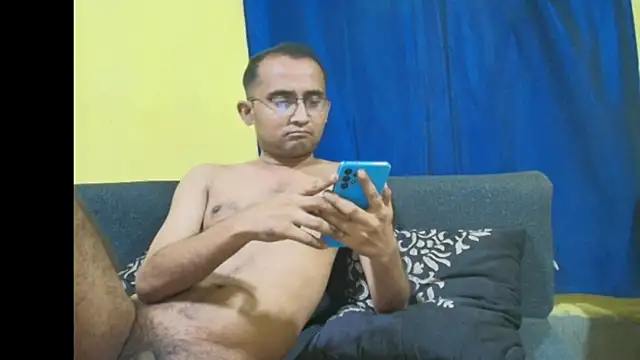 Cute_boy2000 webcam