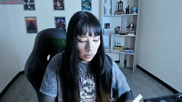 Ravenelle_ webcam