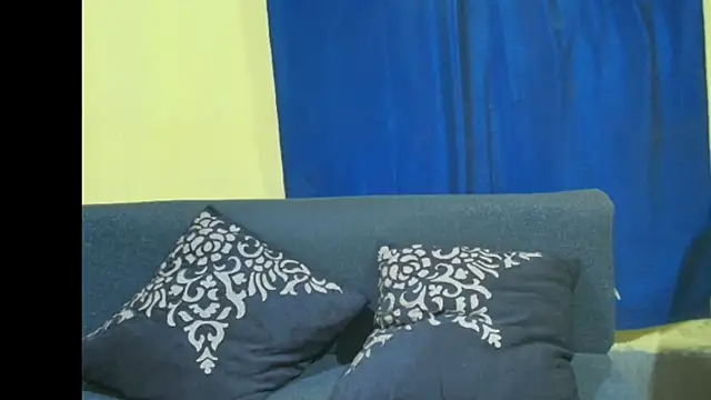 Cute_boy2000 webcam
