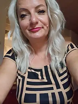 LadyTouch live cam on StripChat