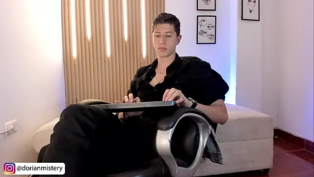 Dorianmistery2322_ webcam