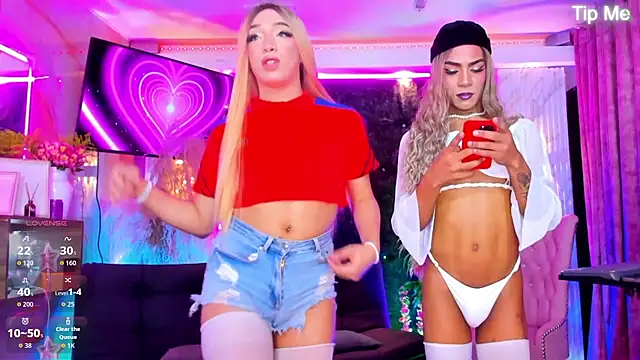 Model: Queens_Wonders_Blonders