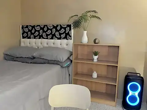 MarianeSaints webcam