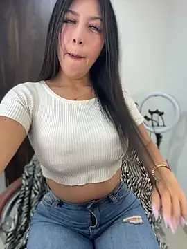 MiaJones21
