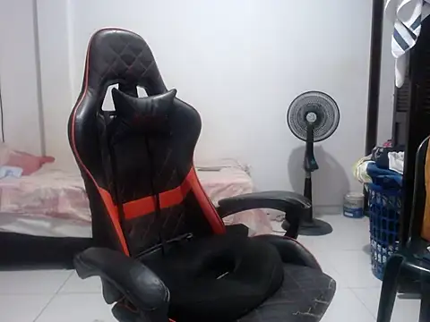 Adriana_0312 live cam on StripChat