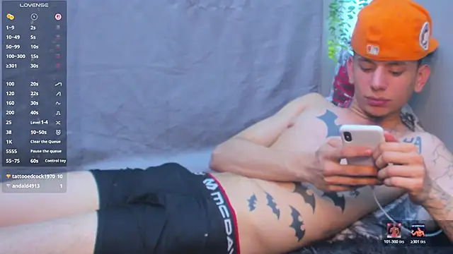 TheBatMansion live cam on StripChat