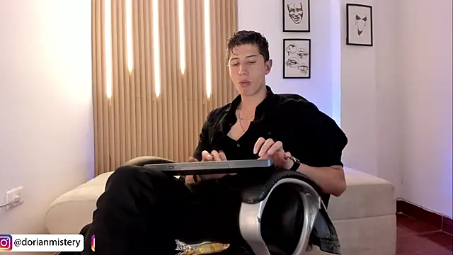 Dorianmistery2322_ webcam