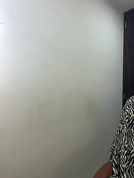 MiaJones21