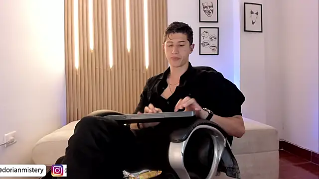 Dorianmistery2322_ webcam