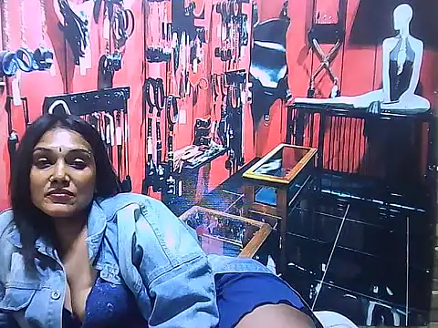 IndianSexyLady20 live cam on StripChat