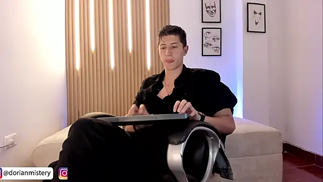 Dorianmistery2322_ webcam