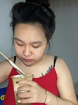 Almira6868 webcam