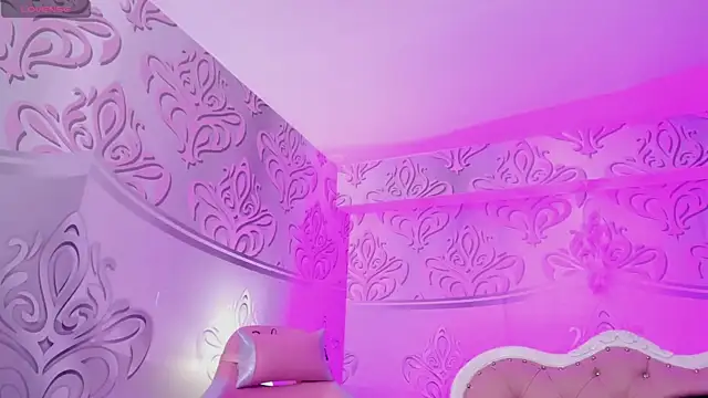 MishRaven webcam
