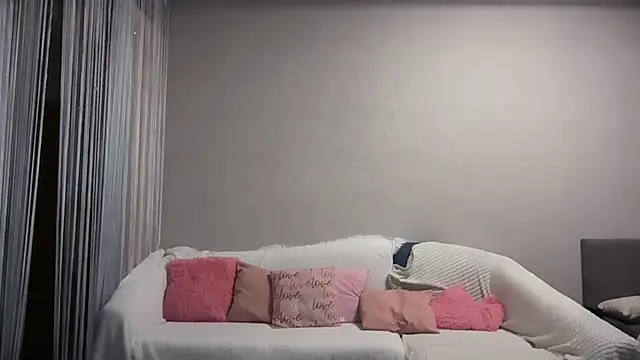 EmmyMills webcam