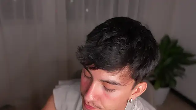 sweettaaron01 webcam