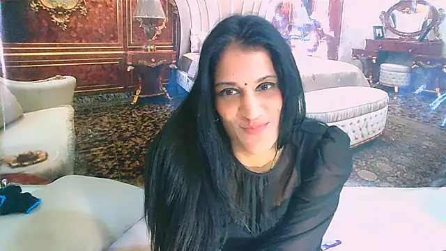IndianSexcSmyle live cam on StripChat
