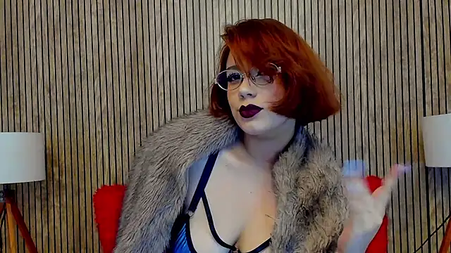 MillyHotsoon webcam