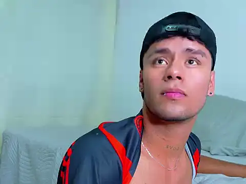cooper_shiro webcam