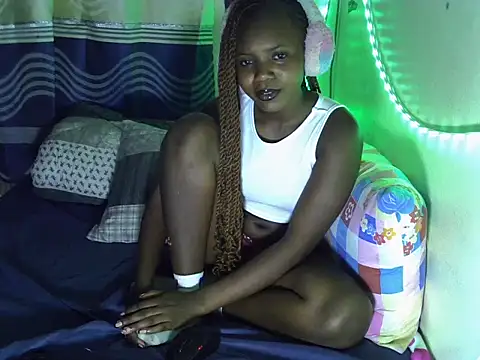 EnchantedVee live cam on StripChat