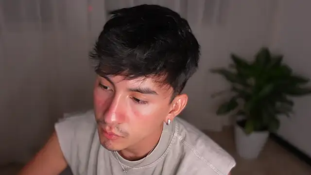 sweettaaron01 webcam