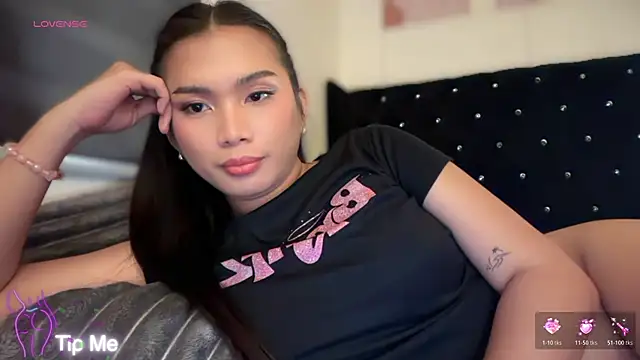 NaughtyJedGirl webcam
