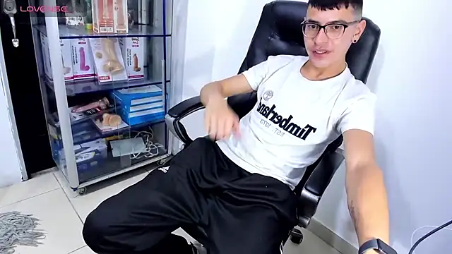 Alexx_bigcockk webcam