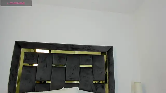 Exotic__April webcam