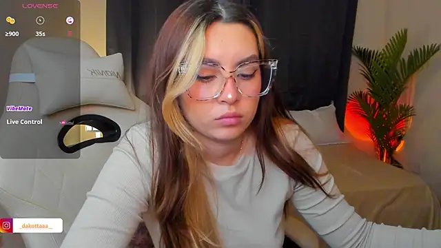 dakottaa_ webcam