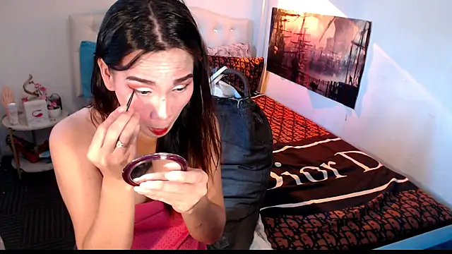 NinaDOM4CUM webcam