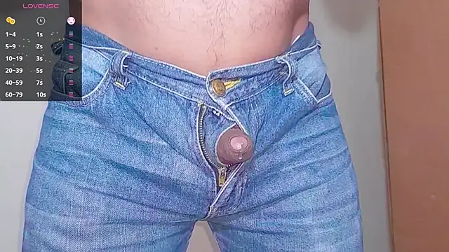 captain_juicyprecum live cam on StripChat