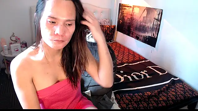 NinaDOM4CUM webcam